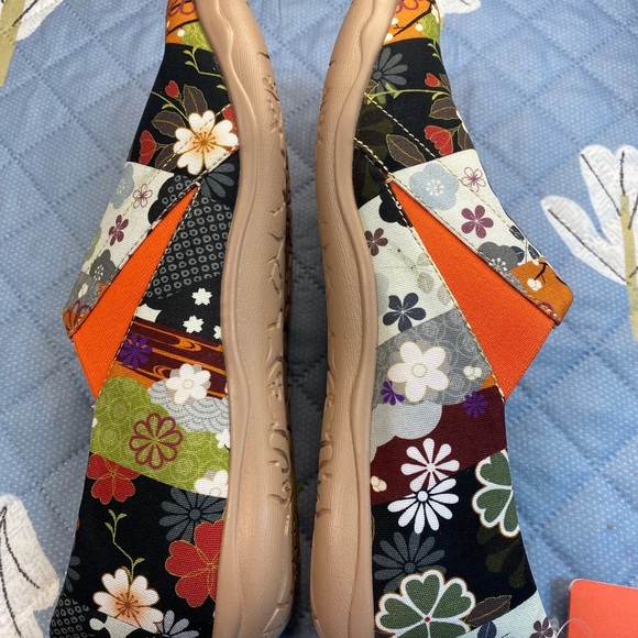 UIN Women’s Slip On Sneaker Casual Loafers Art Painted Walking Shoes - Picture 2 of 3